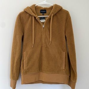 NWT Club Monaco Cozy Sherpa 1/2 Zip Pullover with Hood | XS | Camel